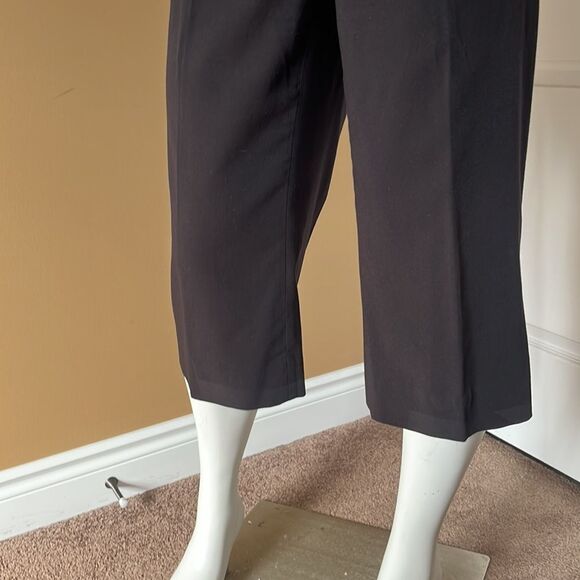 Reitmans Capris /Size 11 - Picture 2 of 7